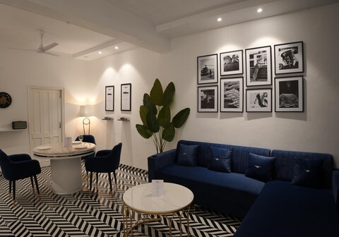 The Bentley House by AB LuxeStays