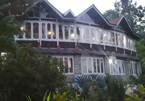 StayApart- Waterfall Home Stay