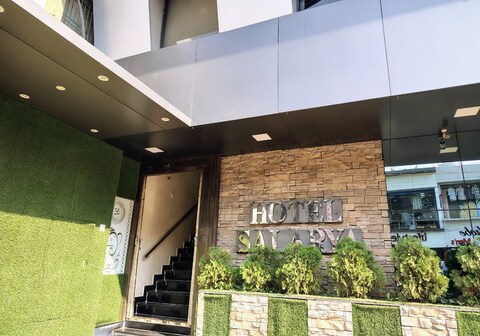 Hotel Sai Arya, Wardhaa