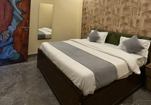 Hotel Chandraj Residency Noida