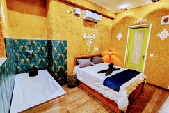 Mud House Bathtub CoupleFriendly, Delhi Mud House Bathtub CoupleFriendly, Delhi