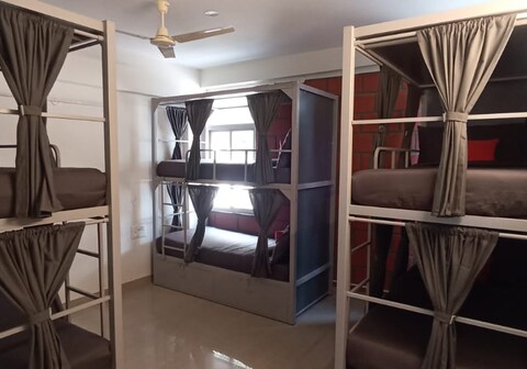 Loop Hostels - Silkboard