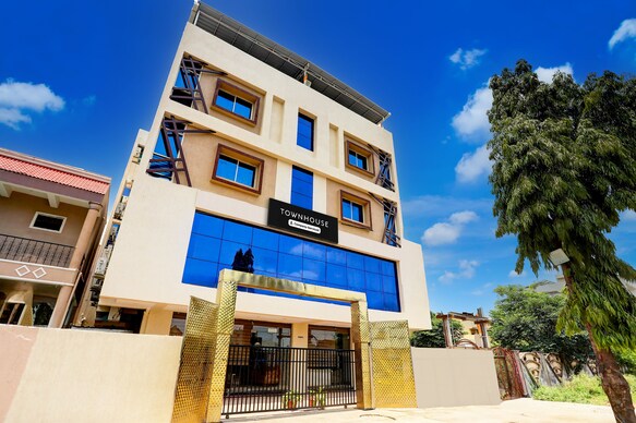 Super Townhouse Hoshangabad Road Near Aashima Mall
