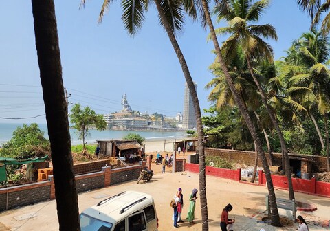 STAYMAKER Murudeshwar Beach House