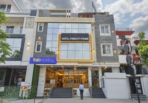 FabHotel Pink City - World Trade Park