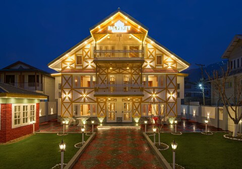 Palpenzy Bespoke Stay