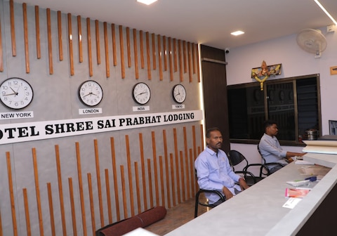 Hotel Shri Sai Prabhat Lodging