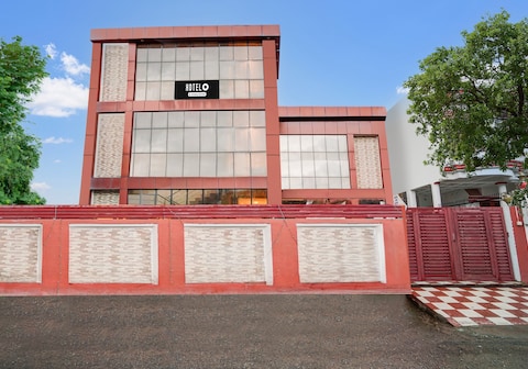 Super Hotel O Jankipuram Vikas Nagar