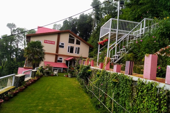 The Majestic Cedar | 2km From Mall Road, Stags not allowed