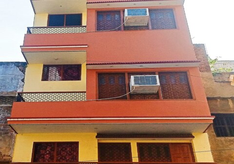 Nirmal Ganga Paying Guest House,