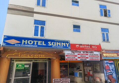 Hotel Sunny, Kanpur