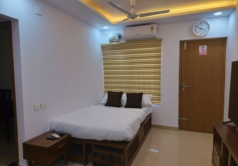 Posh 1 BHK Apt with Temple View in Guruvayur B1001