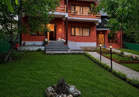 The walnut house