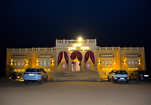 Desert Popular Resort & Camp