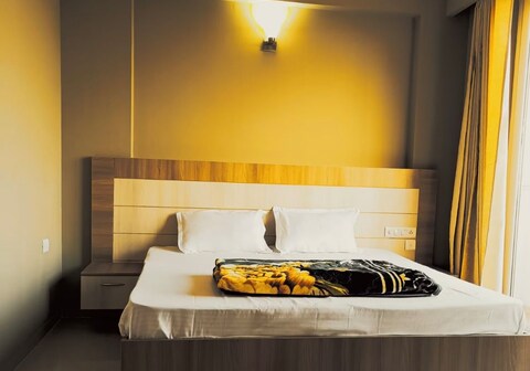 Omaxe Eternity A- tower