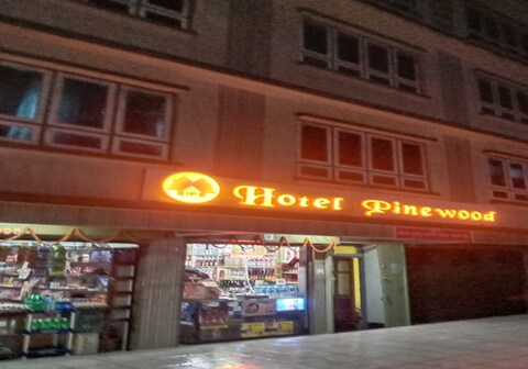 HOTEL PINE WOOD Ravongla
