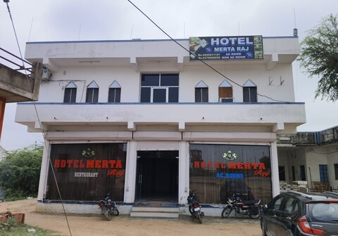 Hotel Merta Raj & Restaurant