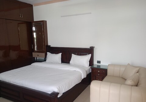 GOLF VIEW 2 BHK APARTMENT
