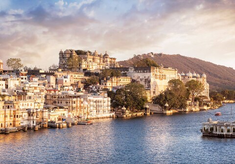 Bunk & Beyond Hostel