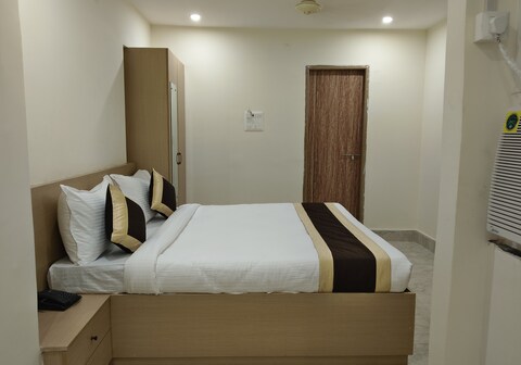 HOTEL MOHIRAJ BY BASOTEL RAJGIR