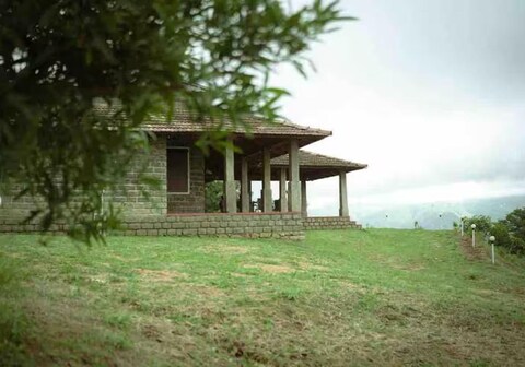 Skywalk British Bungalow