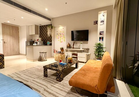 The Highpoint 16th floor