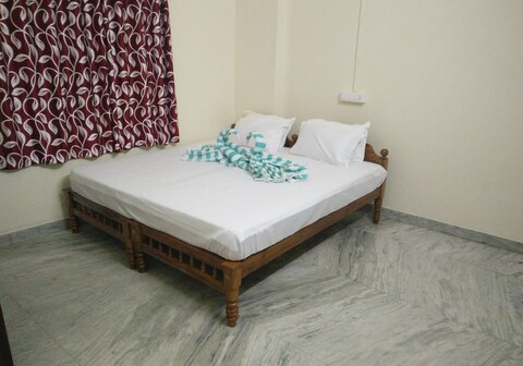 THADATHUKALAYIL RESIDENCY