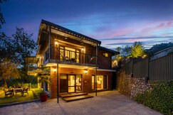 UNCLE BOBS by V are Family, Kasauli UNCLE BOBS by V are Family, Kasauli