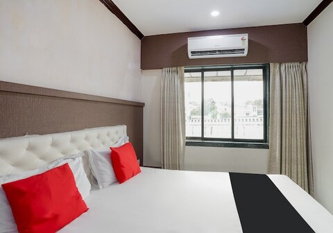 SAPNA LODGING AND BOARDING