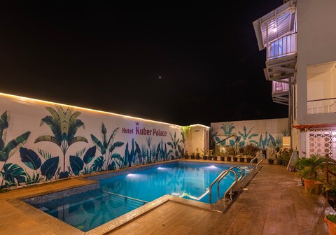 Treebo Kuber Palace with Swimming Pool