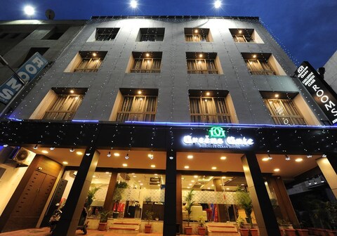 Hotel Greens Gate (Near Central station)