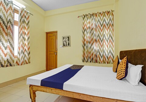 SPOT ON 82139 Royal Guest House