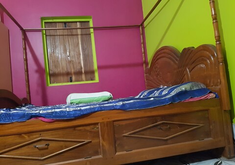 Fell Like Royal In This Room