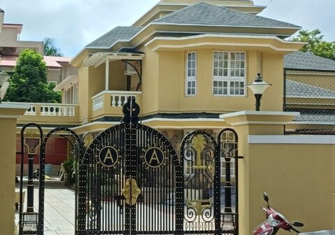 5BHK Golden Meadows by Pranaam Stays`