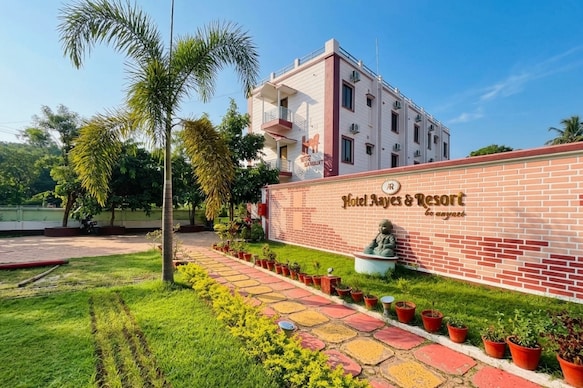 Hotel Aayes & Resort