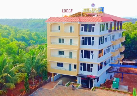 Hotel Quality Boarding and Lodging