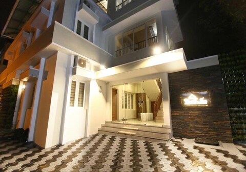 Castilo Inn | Service Apartment