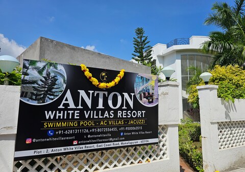 Anton White Villas Resort