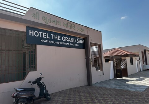 Hotel The Grand Shiv