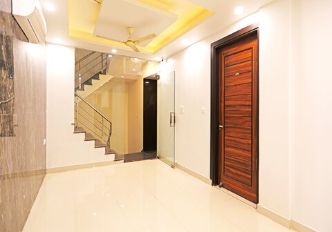 OYO 62740 Gold Inn