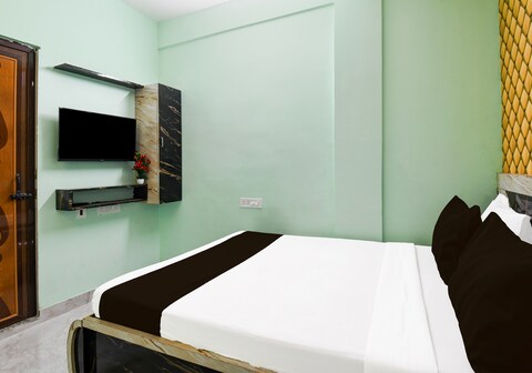 Hotel O Shivam Regency Near Acropolis Mall