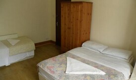 Mira Mandir Guest house, Kolkata Mira Mandir Guest house, Kolkata