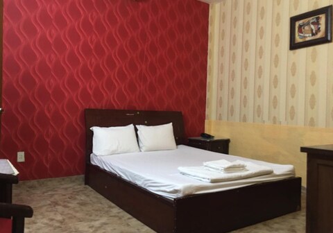 Long Son Hotel