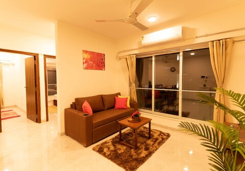 Luxury Higher Floor 2BHK Skyline Views BKC