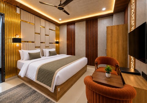 HOTEL AYANSH