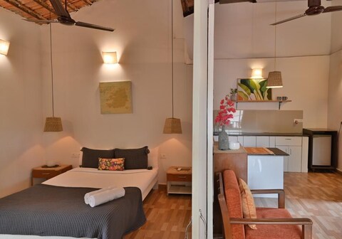 Lavish Studio with a pool near Candolim