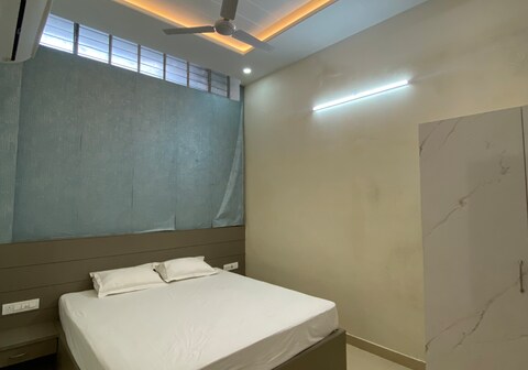 HOTEL RAJGARH PALACE