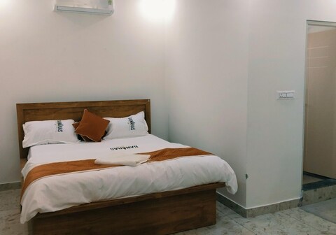 Banaras Spirits Boarding and Lodging ,Bar & Restaurant