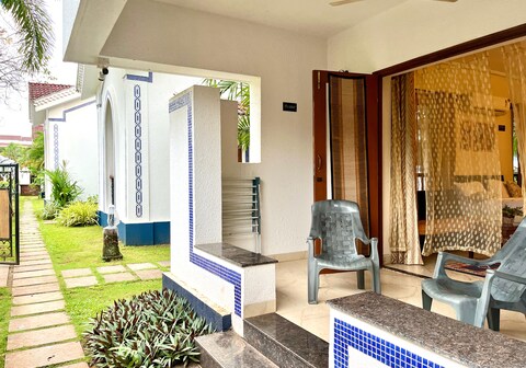Cozy Poolside Studio Flat in Siolim