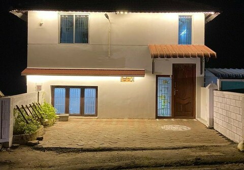 Serenest | Rooms with Wi-Fi & Tours